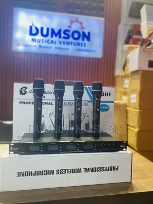 Classic Audio X4040 4-in-1 UHF Wireless Microphone Set