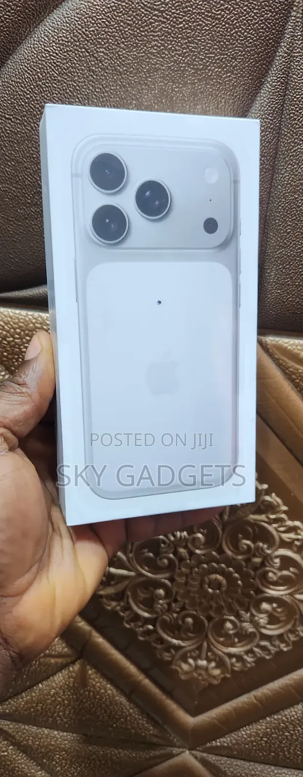 New Apple iPhone 17 Pro 256GB Silver - 1