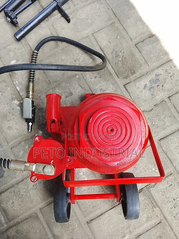 50 Ton Air/Hydraulic Bottle Jack - 1