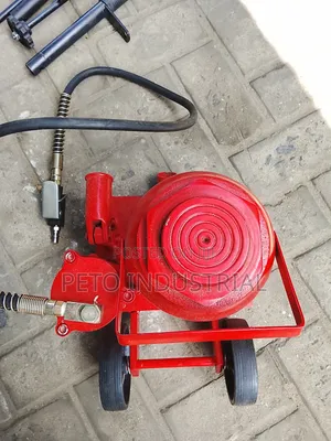 50 Ton Air/Hydraulic Bottle Jack