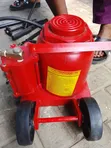 50 Ton Air/Hydraulic Bottle Jack - 2