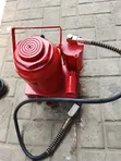 50 Ton Air/Hydraulic Bottle Jack - 3