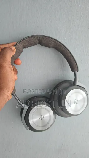 Bang & Olufsen Beoplay HX Marasa Igwe Mai Hana Jini