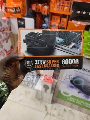 Amaya 60000mAh Power Bank na Asali da Fitilar LED & Kebul na Ciki