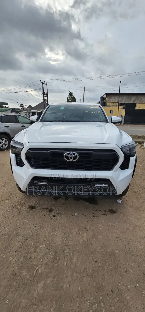 2024 Toyota Tacoma TRD - 1