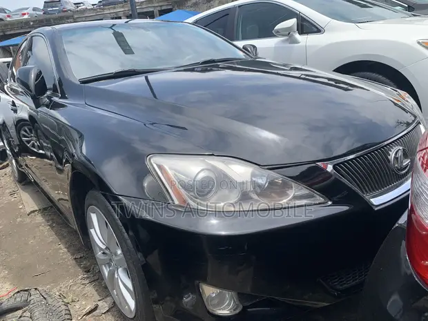 Lexus IS 250 4WD 2009 Grey - 1