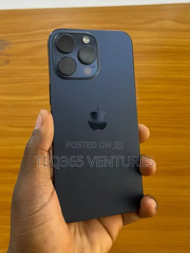Apple iPhone 15 Pro Max 256GB Black (eSIM Only) - 1