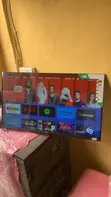 Hisense 32" Smart UHD TV - 2