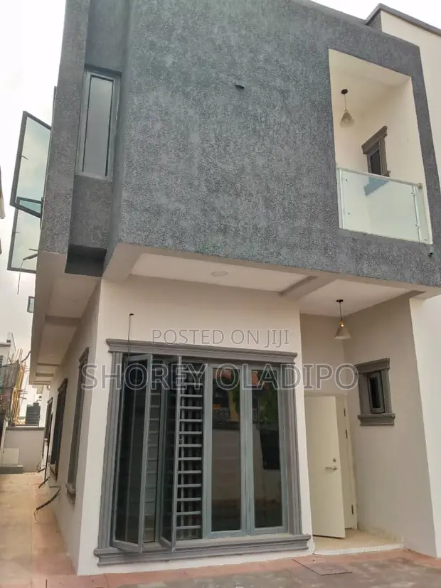 4-Bedroom Duplex don sayya a Unilag Estate, Magodo - 1