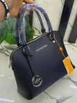 Ingantacciyar Jakar Hannu ta Michael Kors - 2