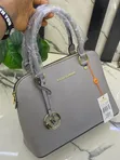 Ingantacciyar Jakar Hannu ta Michael Kors - 5
