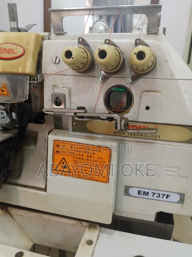 Three Thread Industrial Weaving Machine - 1