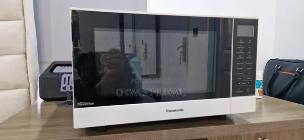 Panasonic 27L Inverter Flatbed Microwave NN-SF564W - 1