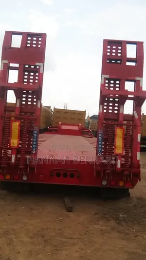 Sabon Hongyan Triple Axle 80 Ton Lowbed Trailer