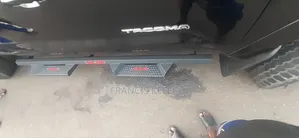 Rugged Side Step don Toyota Tacoma