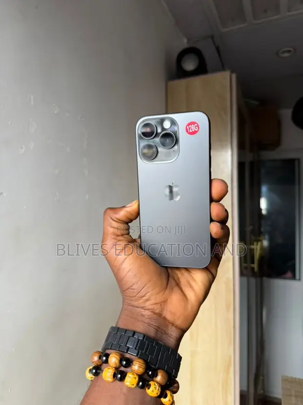 Apple iPhone 15 Pro 128GB Grey - 1