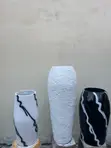 Kayan Zazzaɓi na Zamani Guda Uku masu Launi Baki & Fari - 1