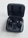 Amfani da Baƙar TWS Earbuds - 2