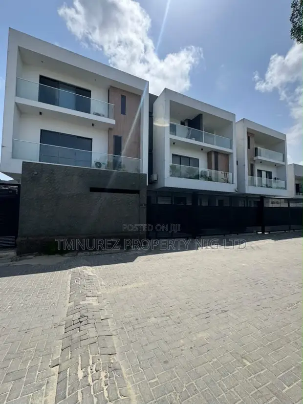 2 Bedroom Apartment for Sale a Osapa London - 1