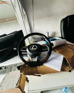 Kewaye Taya na Lexus da aka yi amfani da shi - Kai tsaye daga Belgium