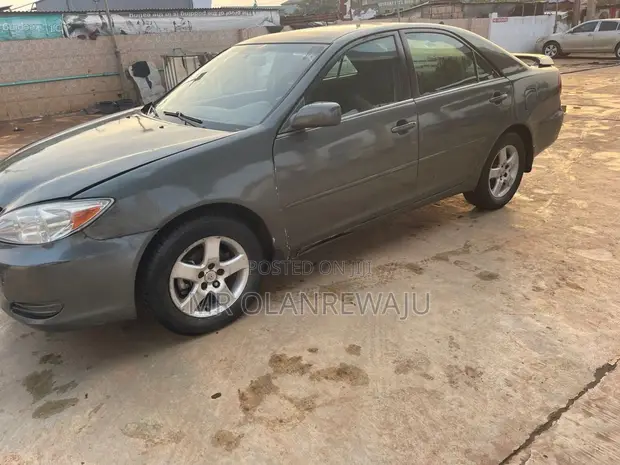 Honda Accord 2004 Grey - 1