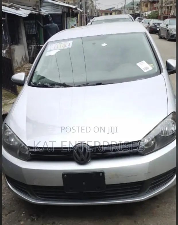 Volkswagen Golf 2013 Silver - 1