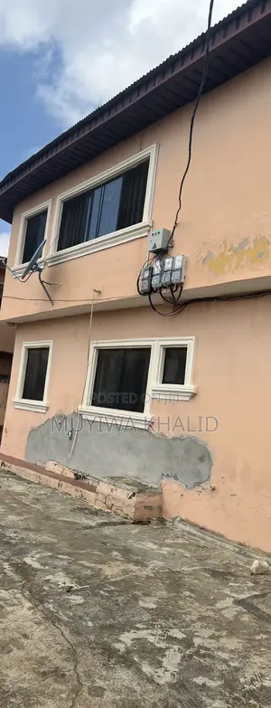 Gida mai dakuna 13 don siyarwa a Oremeji, Alimosho