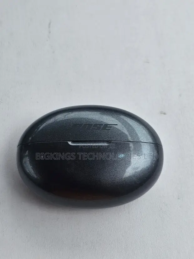 Amfani da Clip-on Open-Ear Wireless Earbuds - 1