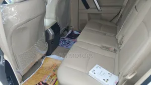 Toyota Land Cruiser Prado 2.7 2023 White