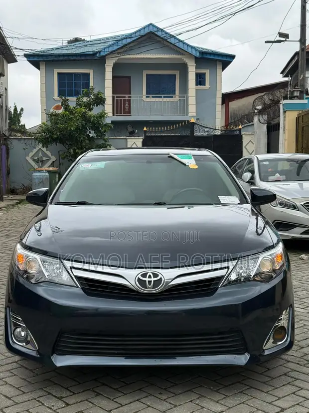 2012 Toyota Camry XLE Sedan - 1