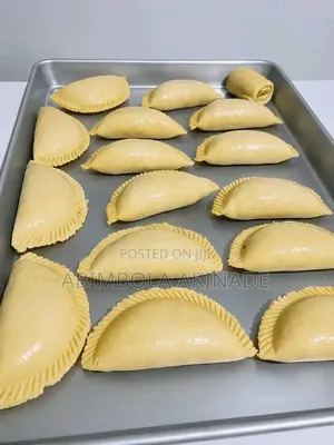 Divine Cakes & Confectioneries: Party Snacks & Drinks