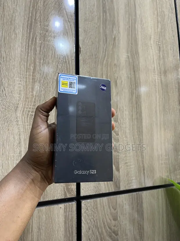 New Samsung Galaxy S23 128GB Black - 1