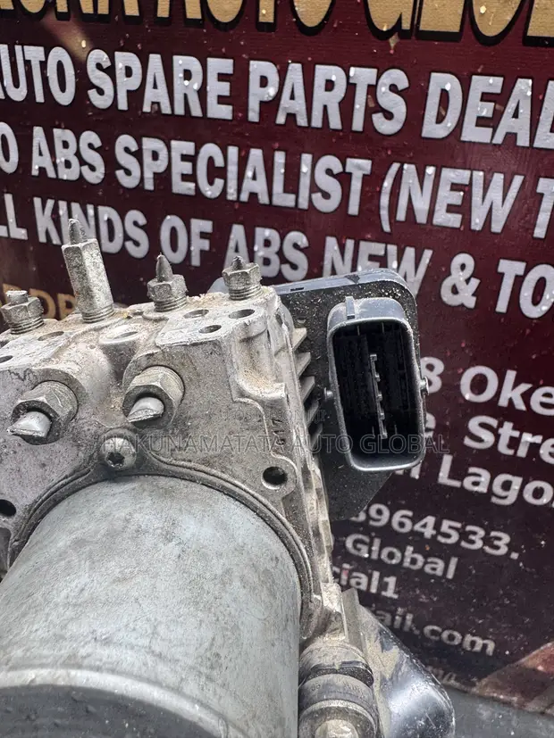 Toyota Highlander 2008 ABS Module Pump - Genuine OEM - 1