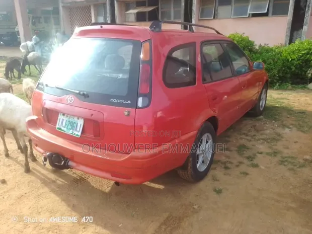 Toyota Corolla Wagon 2000 Red - 1