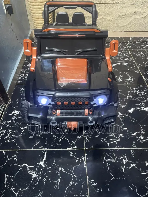 Wasan Jirgin Kasa na Off-Road RC - 4WD Monster Truck - 1