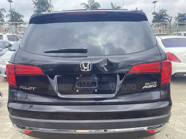 2018 Honda Pilot LX AWD SUV - 1