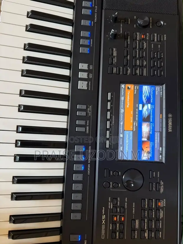 Yamaha PSR SX920 Keyboard - 1