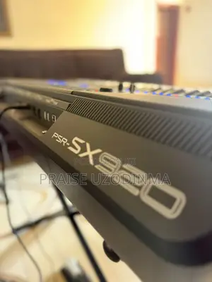 Yamaha PSR SX920 Keyboard