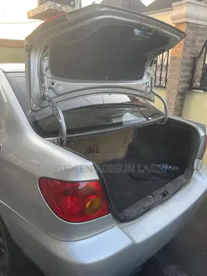 2004 Toyota Corolla LE Silver