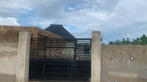 3 Bedroom & Room & Parlour Property for Sale, Malete - 1