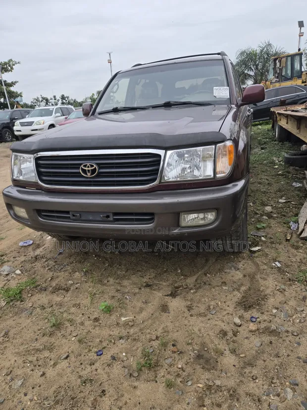 Toyota Land Cruiser 2005 Burgundy - 1