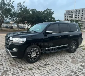 2018 Toyota Land Cruiser V8 - Foreign Used