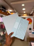 Omaybus Magic Keyboard na Apple iPad (2025) - 3