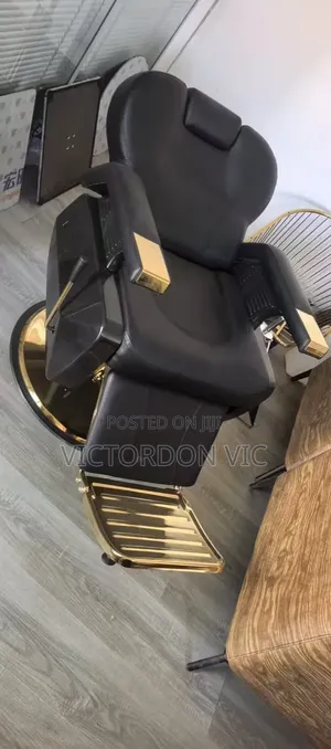 Executive Barber Chair - Baƙi da Zinare