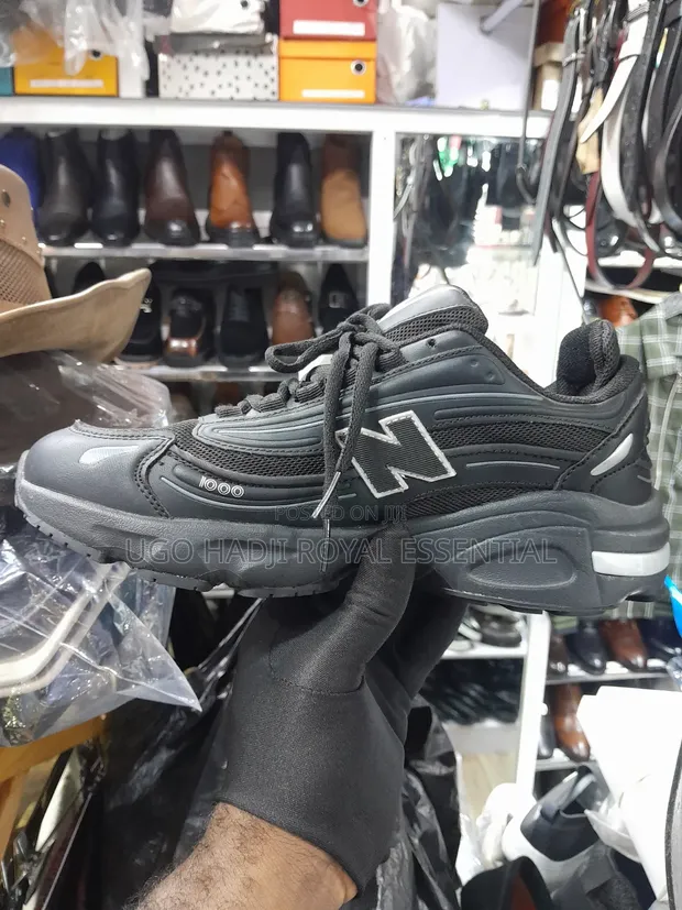 New Balance 1000 Triple Black Chunky Sneakers - 1