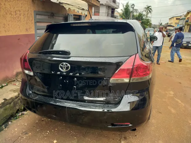 Toyota Venza 2011 Black - 1