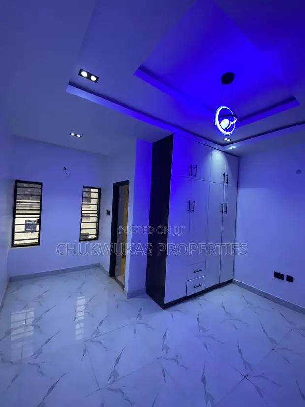 4 Bedroom Duplex Don Sayarwa a Golf Annex, Enugu - 1