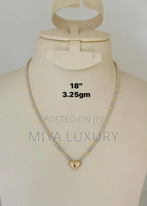18 Karat Gold Neckpiece - 1