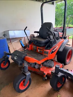 Kubota ZD1211R-60R Commercial Diesel Zero-Turn Mower