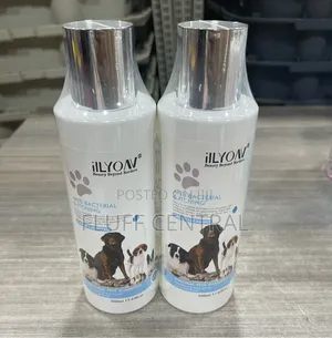 Ilyonv Antibacterial & Itching Shampoo for Dogs & Cats (500ml)